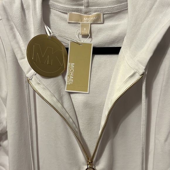 Michael Kors 1/4 zip Pullover - Picture 3 of 13